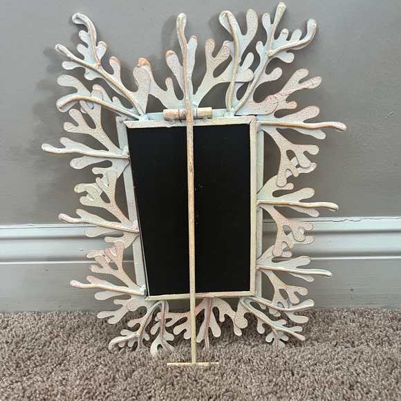 New in box pier 1 picture frame 4 x 6 table top coral beach ocean cream metal - Picture 10 of 11